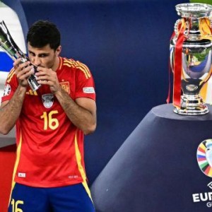 开云在线开户-金球奖评委骆明：我为何选罗德里第1、维尼修斯第3